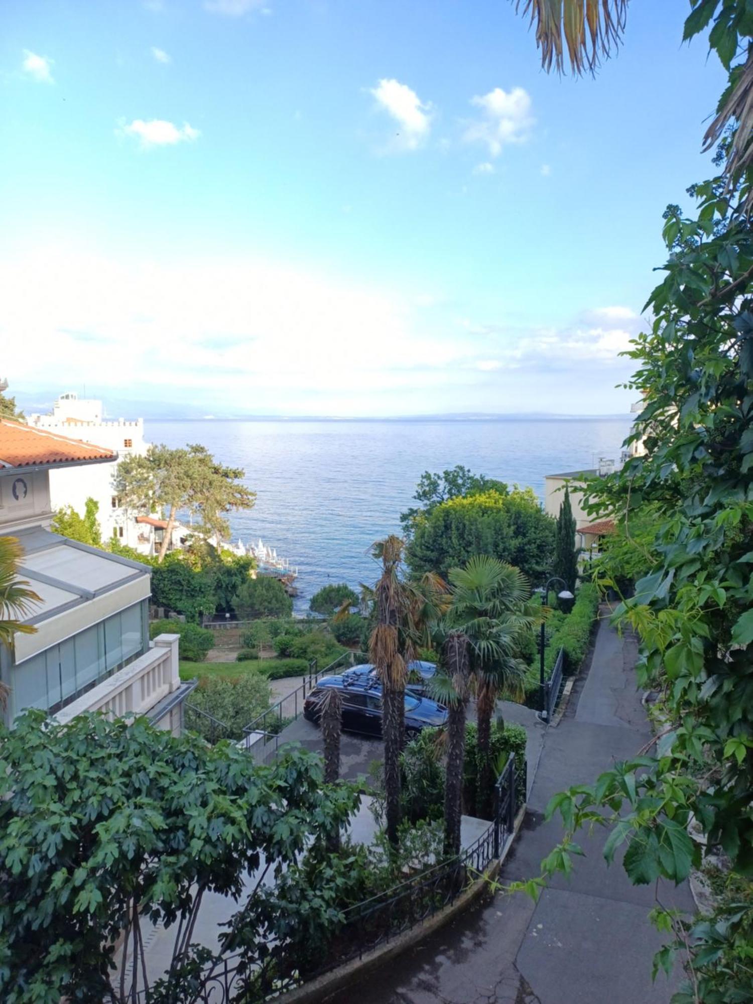 Zdenka - 100 M From The Apartma Opatija